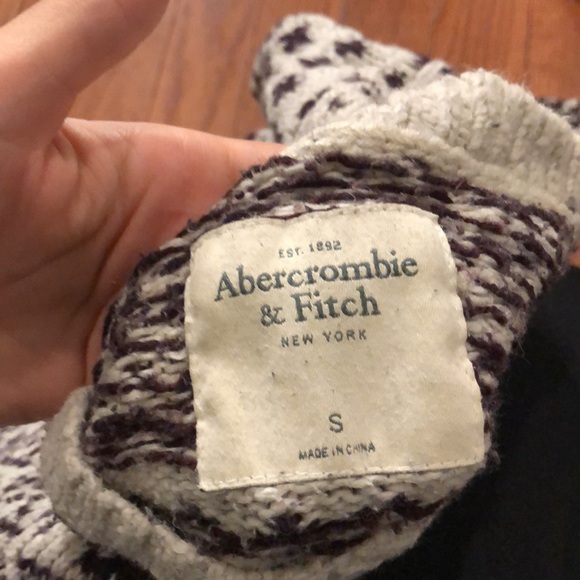 Sweater - Picture 2 of 2